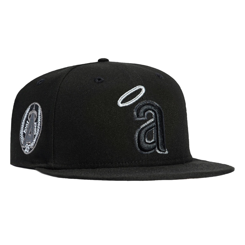 New Era 59FIFTY Black and Pink Cap